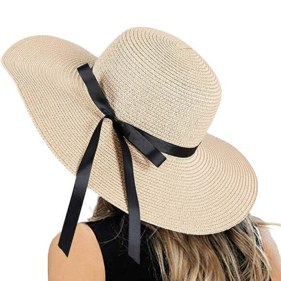 WE BLEND THE TRENDY AND THE TRADITIONAL IN OUR COLLECTION OF HEADWEAR, FROM SIMPLE SUN HATS TO BASEBALL STYLES.