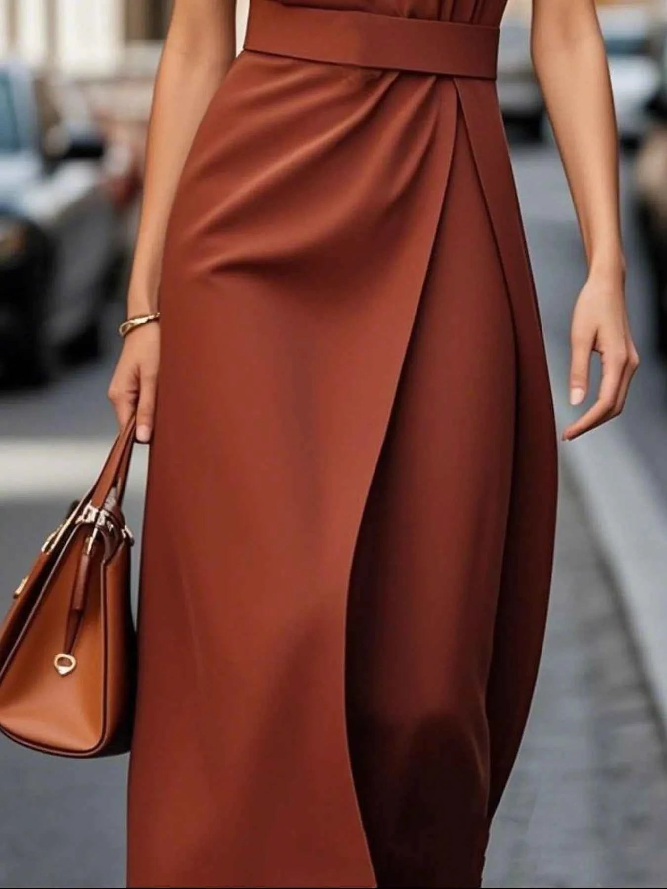 Round Neck Sleeveless Midi Dress
