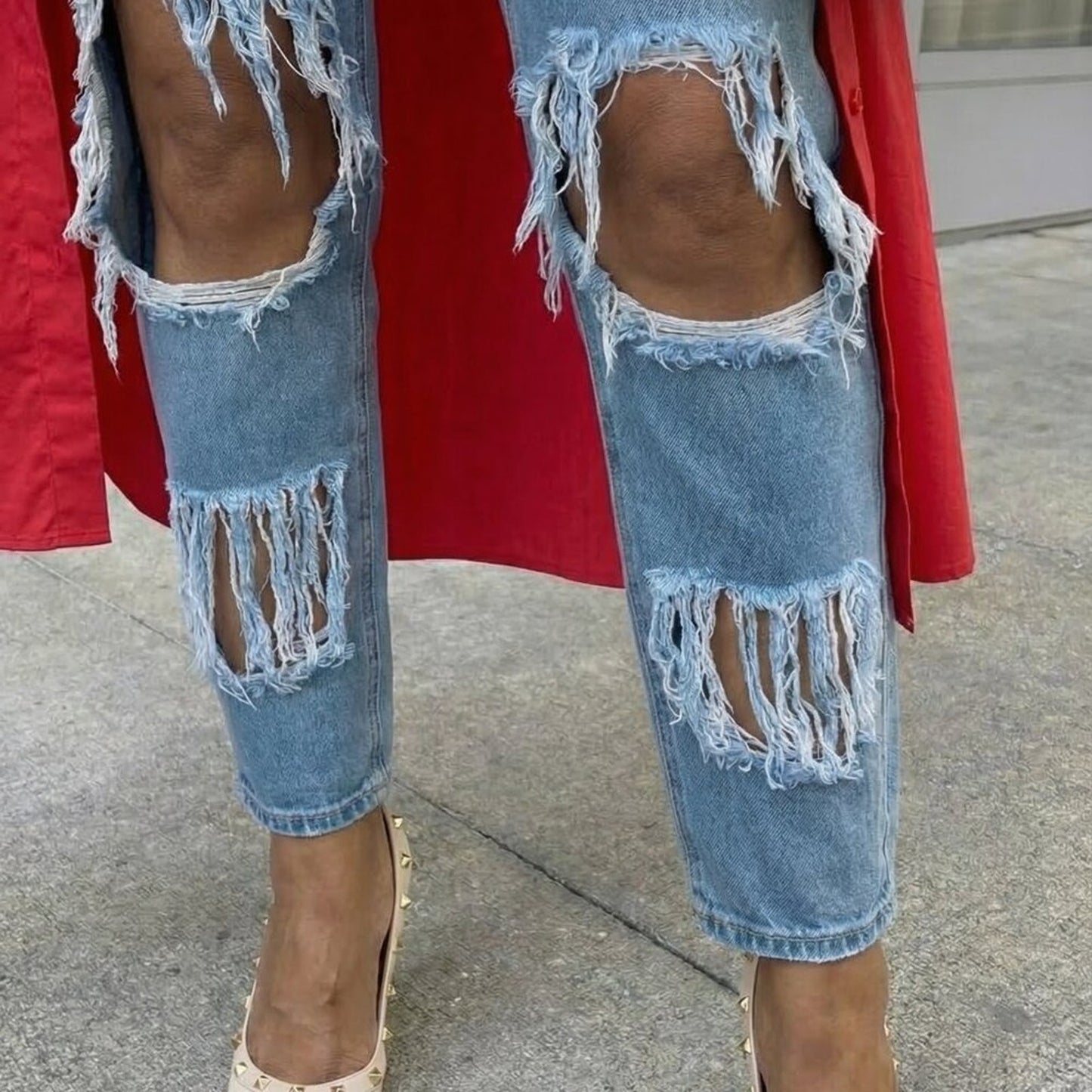 “Street Chic Rose Patch High-Waist Jeans (Size 8)”