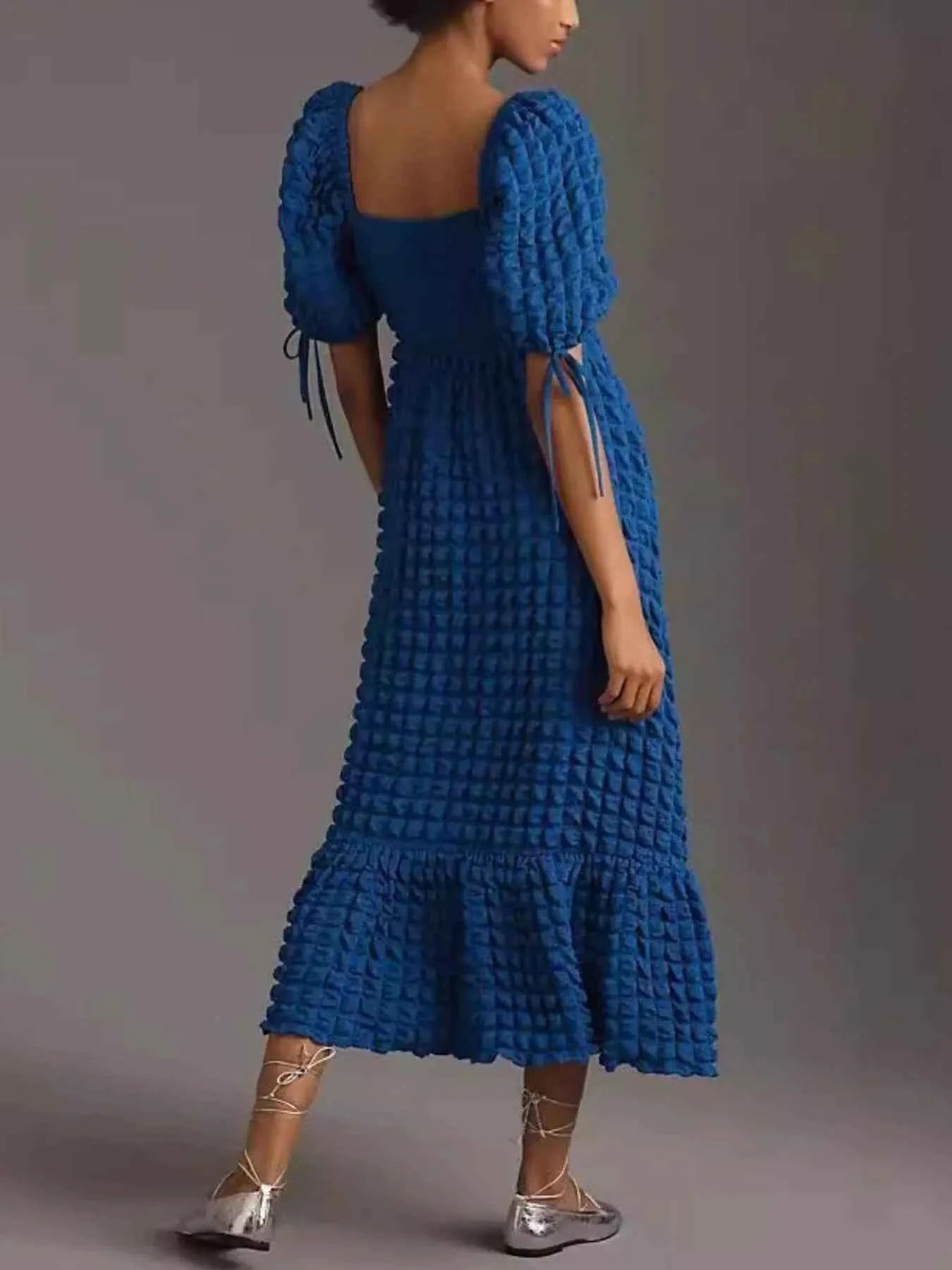 Textured Sweetheart Neck Short Sleeve Dress