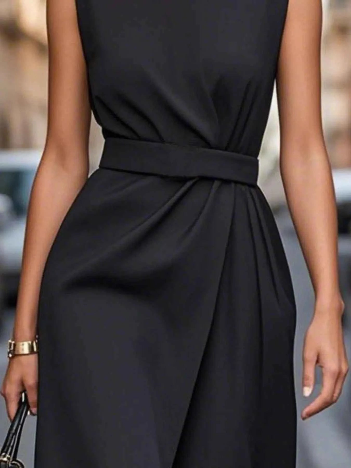 Round Neck Sleeveless Midi Dress