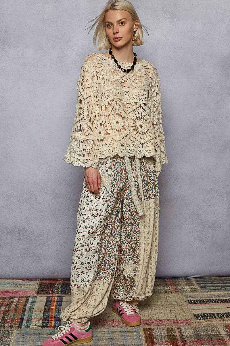 Round neck 3/4 sleeve crochet cropped top