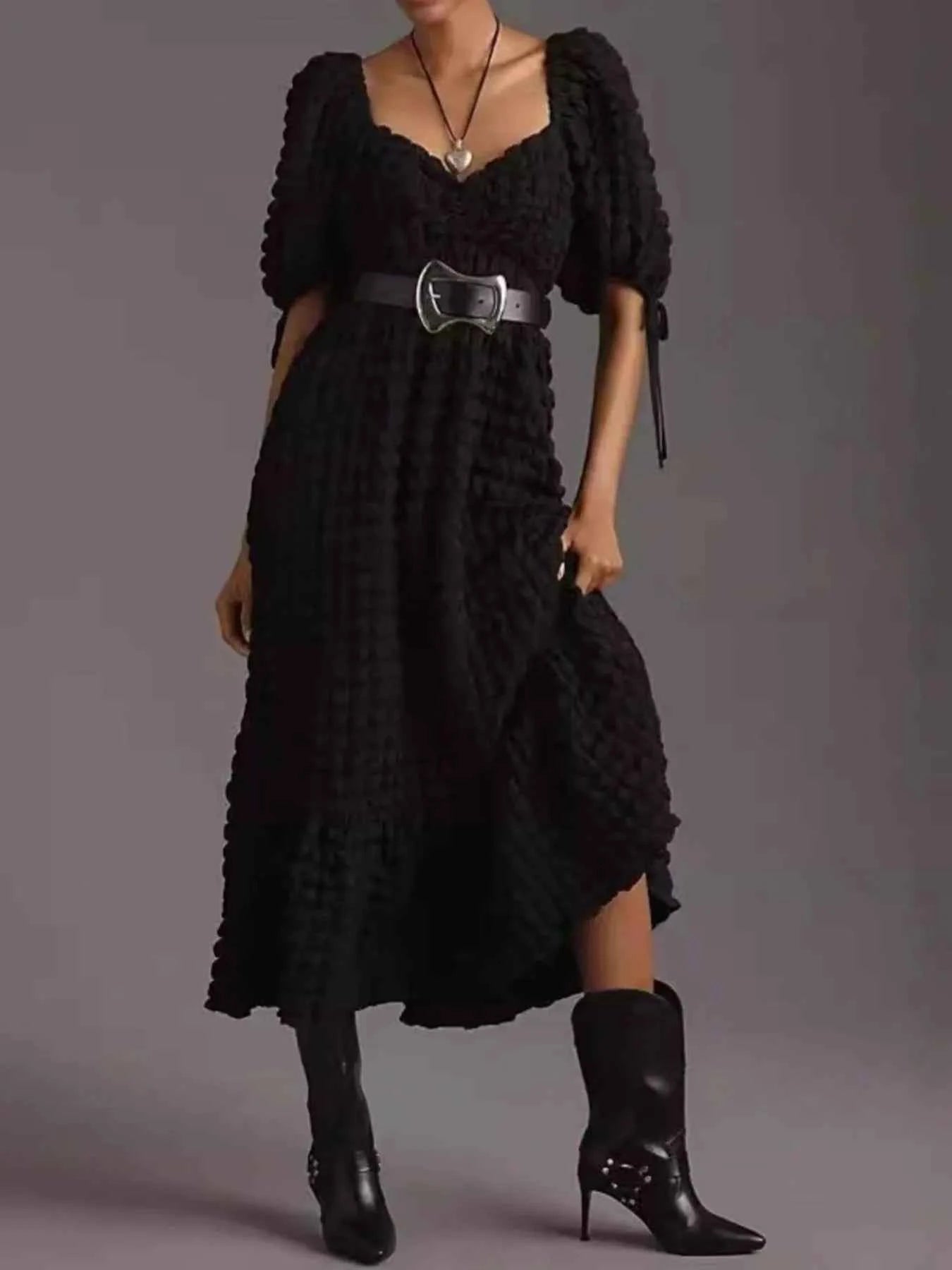 Textured Sweetheart Neck Short Sleeve Dress