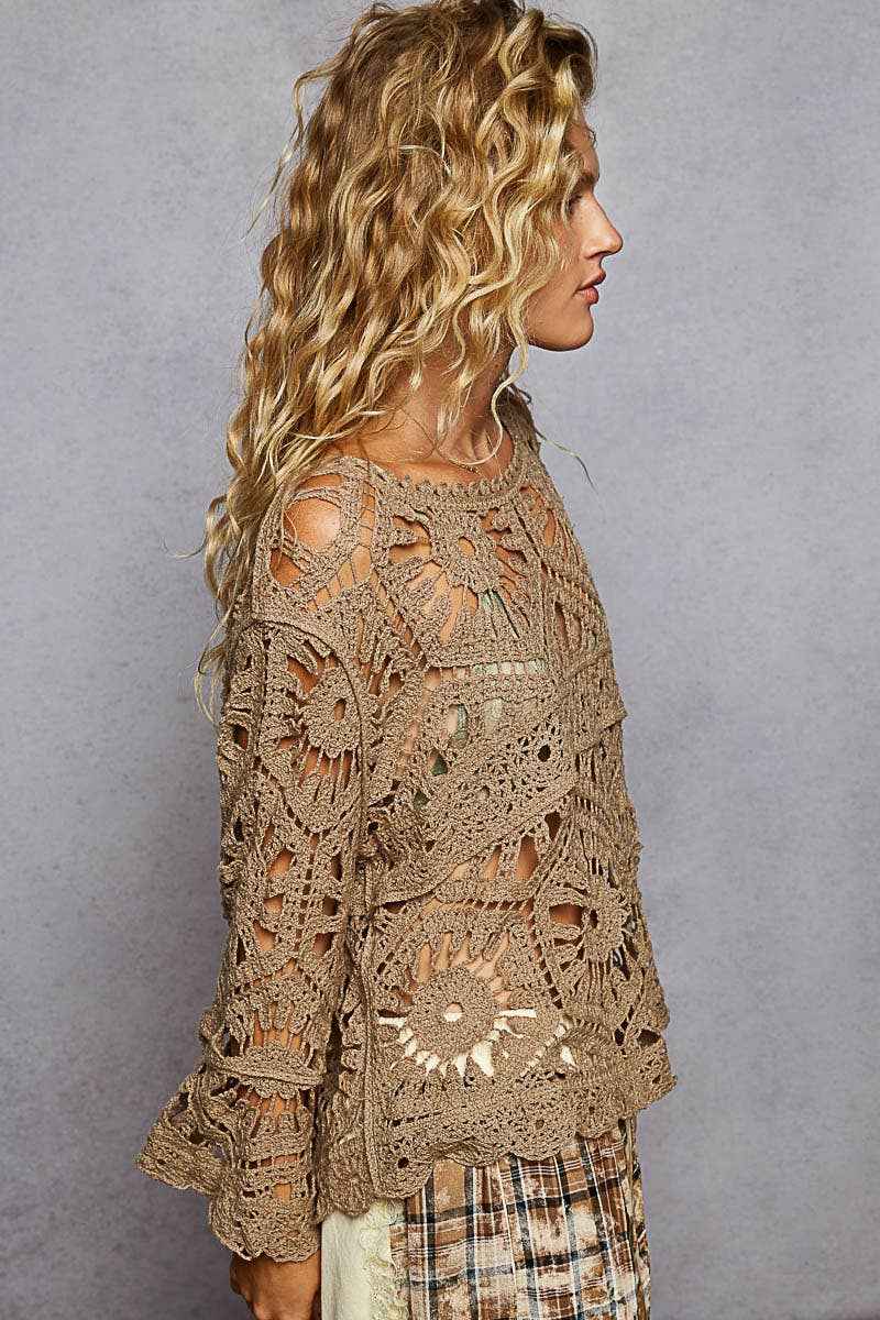 Round neck 3/4 sleeve crochet cropped top