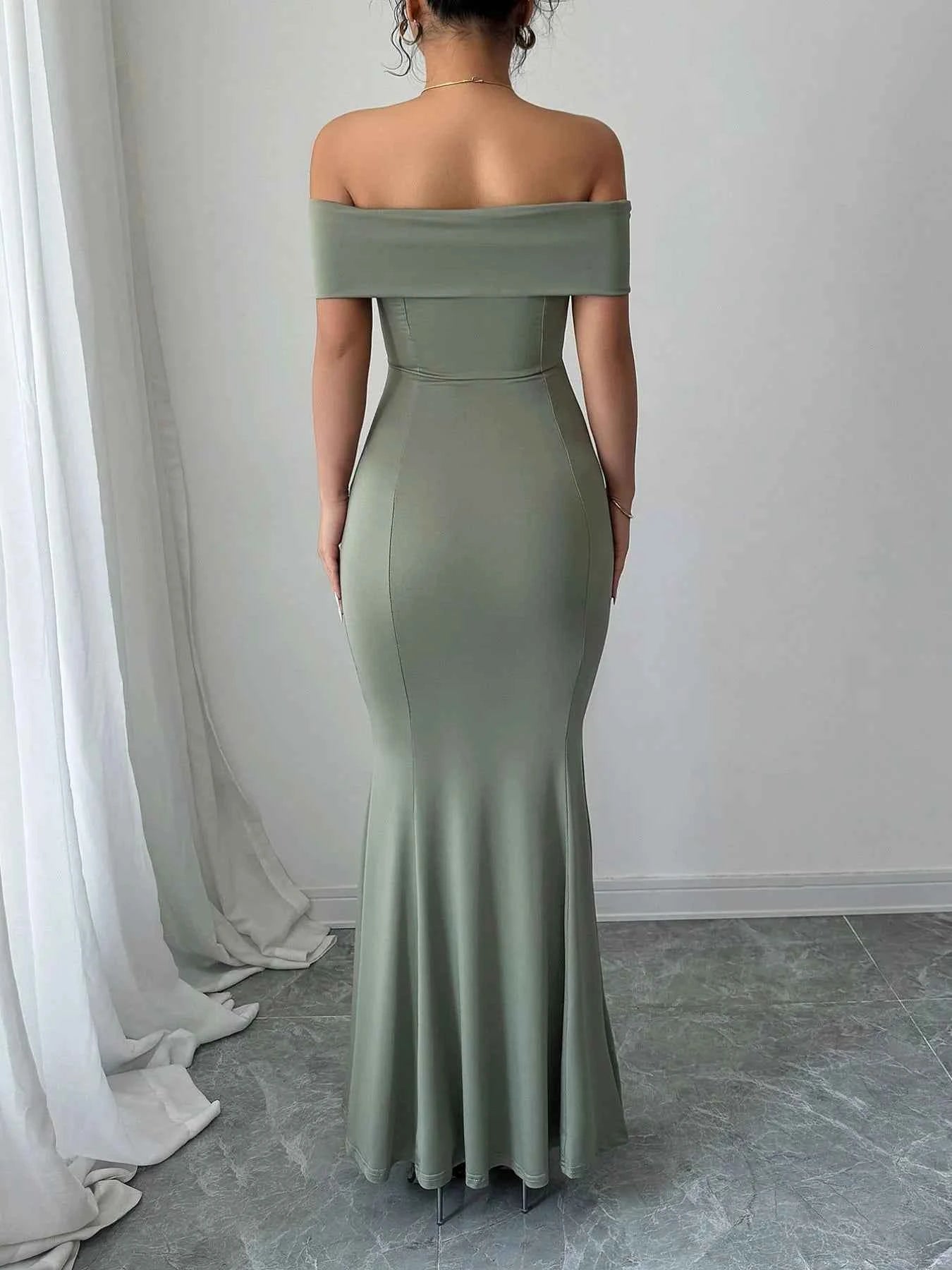 Off-Shoulder Mermaid Maxi Dress