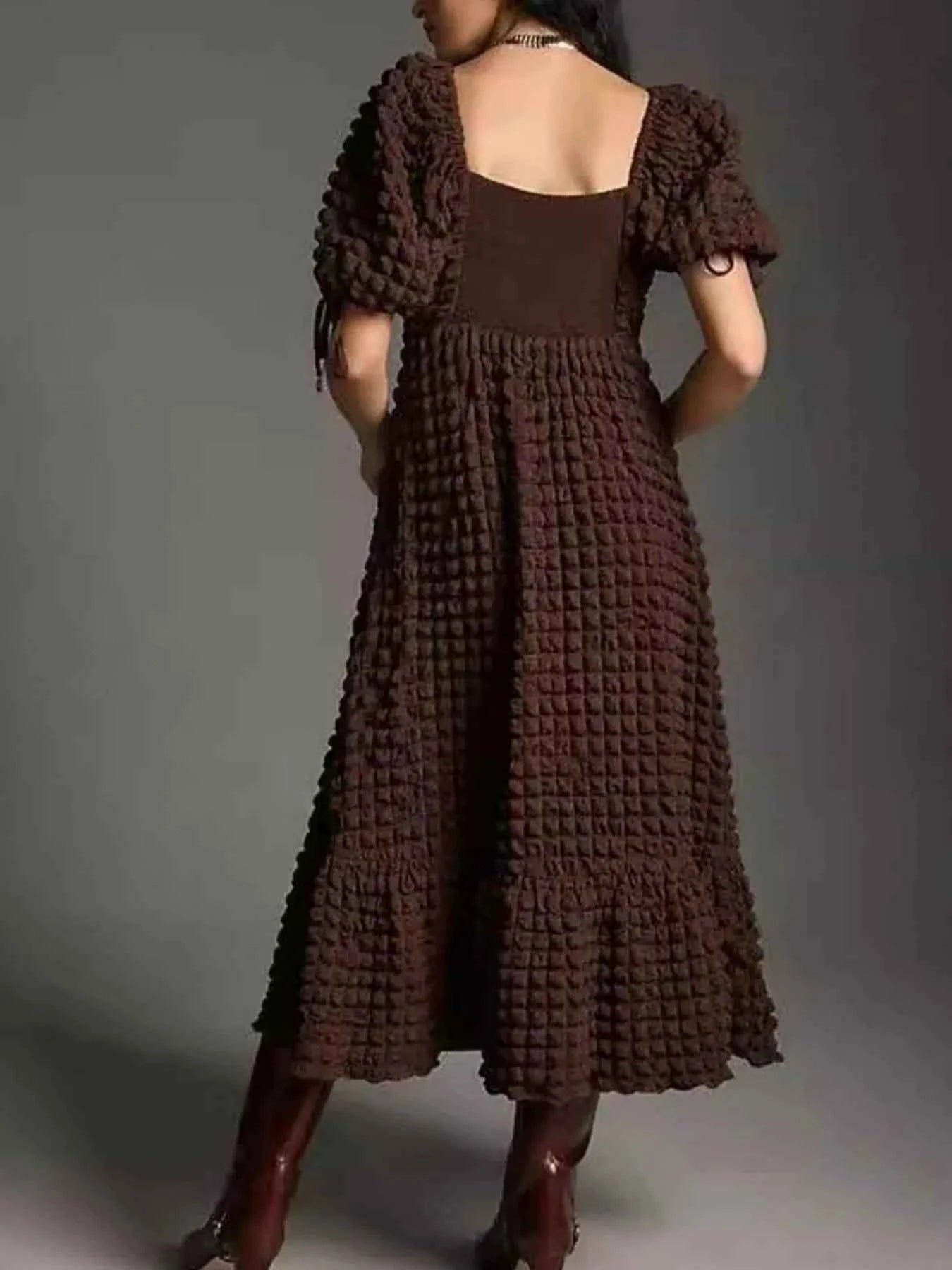 Textured Sweetheart Neck Short Sleeve Dress