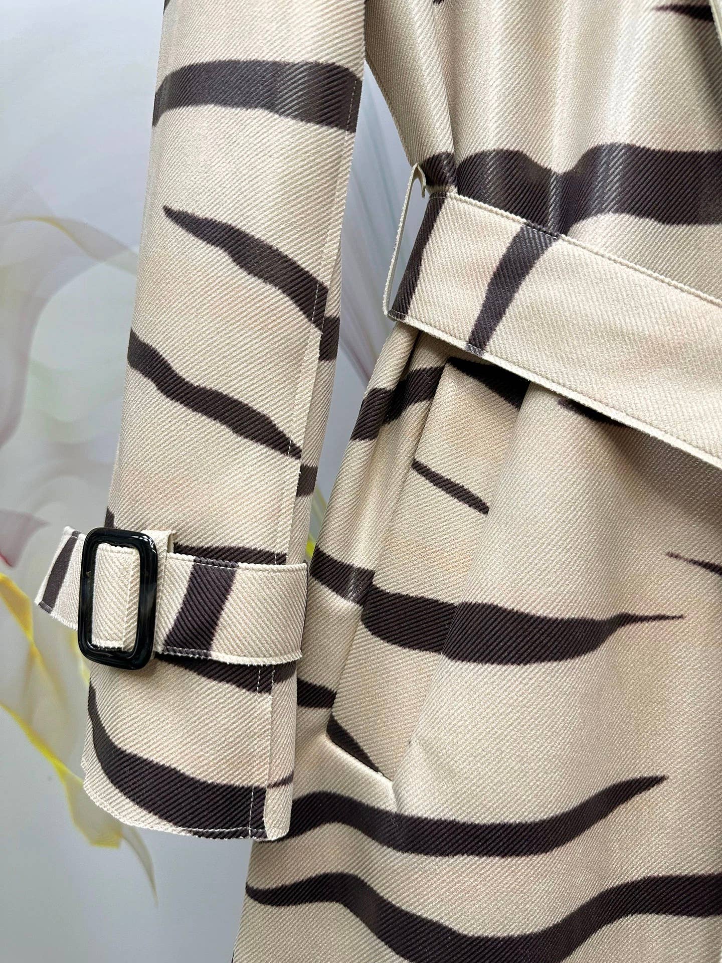 CT184Y Elegant Printed Belted Lapel Trench Coat for Women