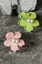 Load image into Gallery viewer, Light Green Pearl Flower Hair Clip
