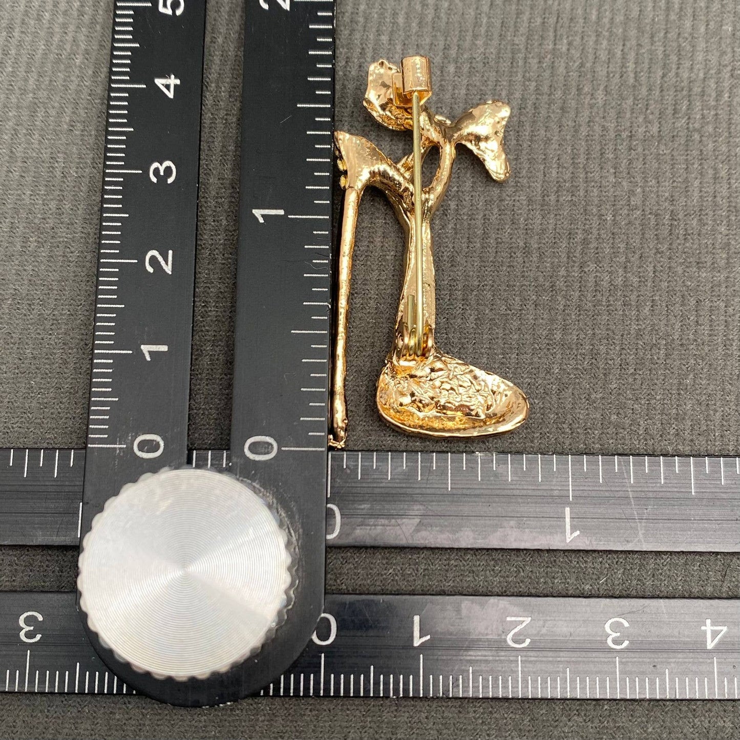 Rhinestone High-heeled Brooch