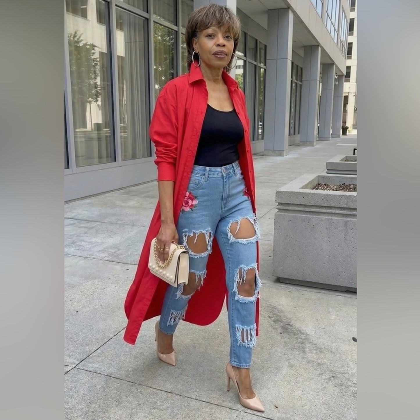 “Street Chic Rose Patch High-Waist Jeans (Size 8)”