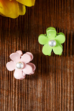 Load image into Gallery viewer, Light Green Pearl Flower Hair Clip
