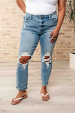 Load image into Gallery viewer, Frankie High Waist Distressed Boyfriend Jeans
