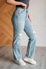 Load image into Gallery viewer, Patricia High Rise Rigid Magic 90&#39;s Straight Jeans
