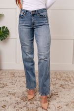 Load image into Gallery viewer, Quinn Mid Rise Cell Phone Pocket Dad Jeans
