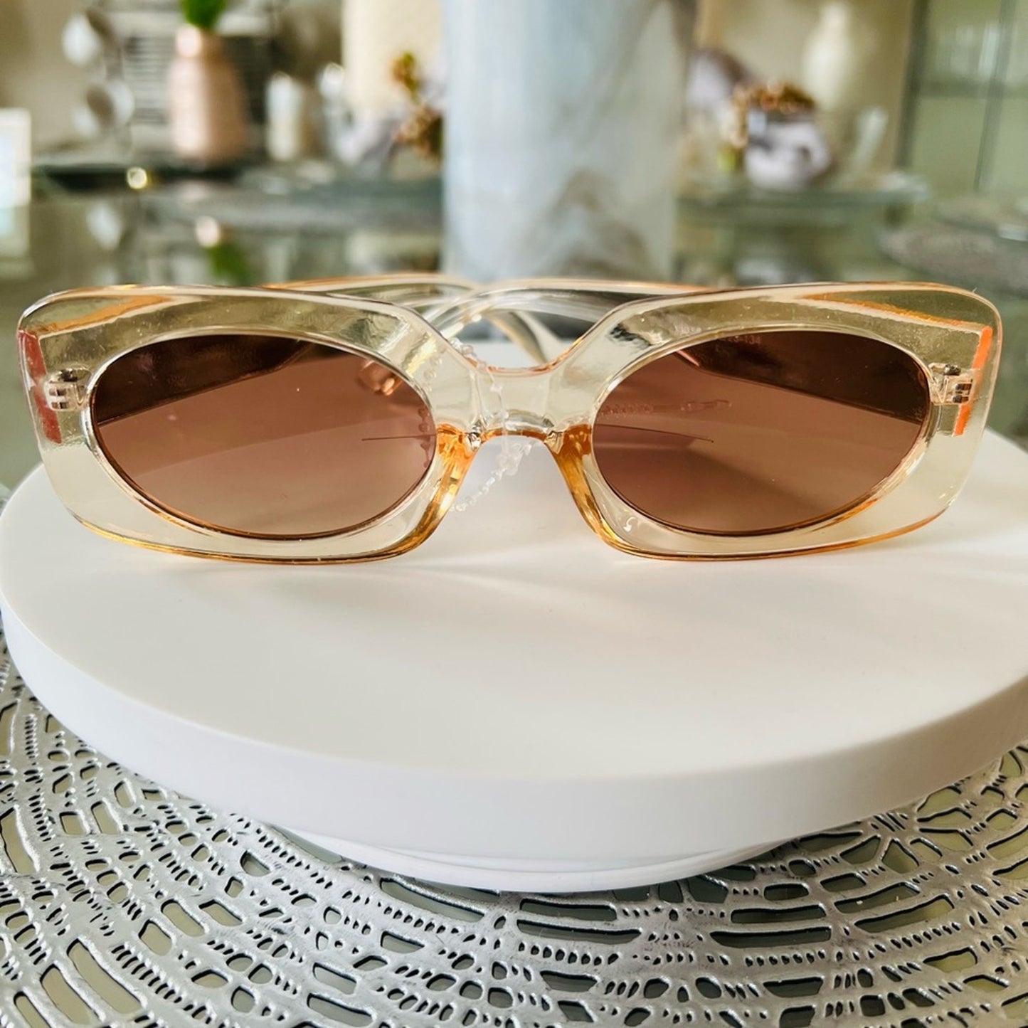 Nude Transparent Oval Cat-Eye Sunglasses – Brown Gradient Lens