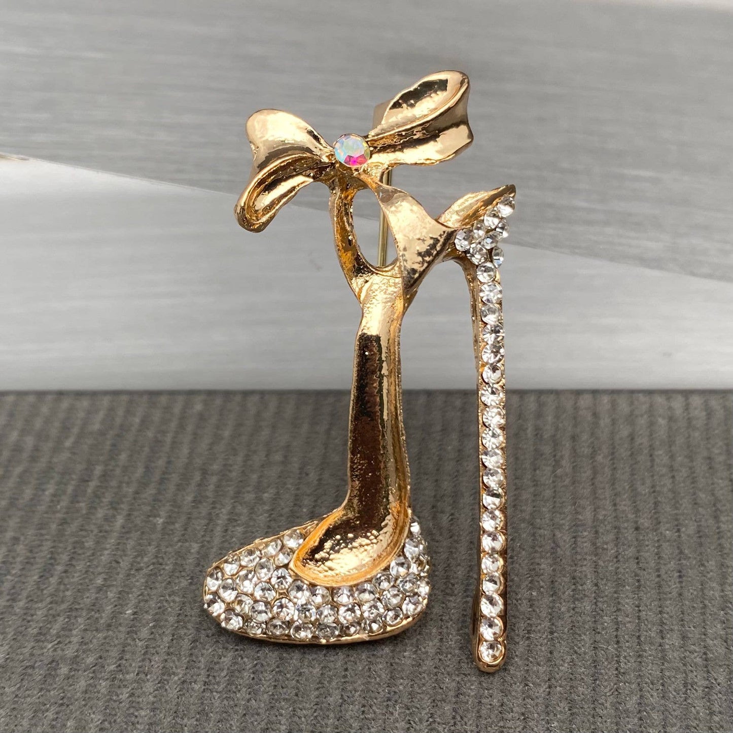 Rhinestone High-heeled Brooch
