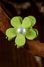 Load image into Gallery viewer, Light Green Pearl Flower Hair Clip
