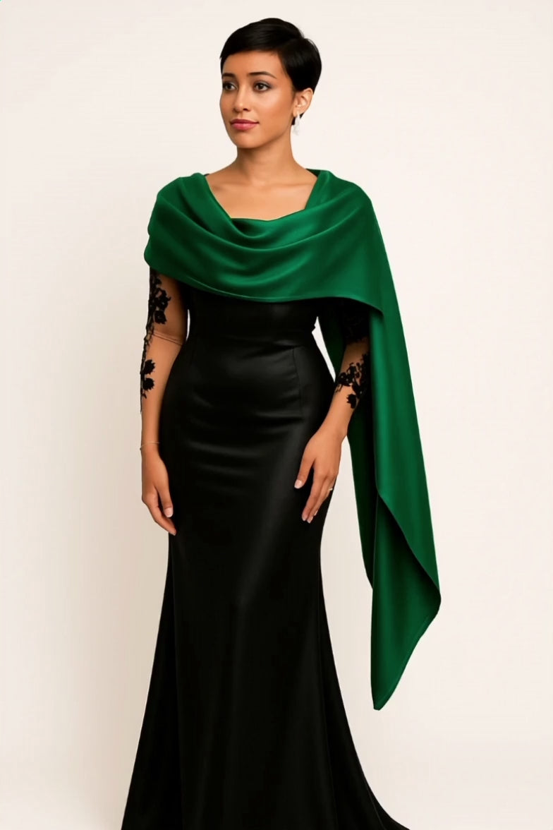 Women in a green shawl video