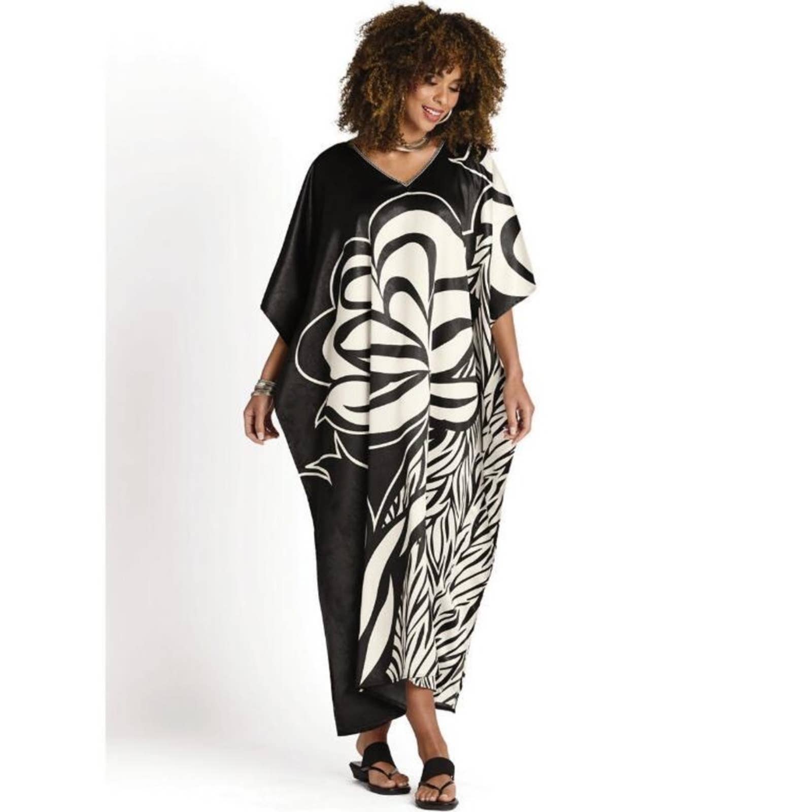 Rendezvous Print Silky Long Caftan - Passion of Essence Boutique